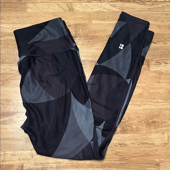 Sweaty Betty Black and Gray Geometric Leggings - Picture 1 of 3